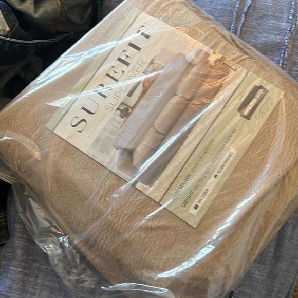 sure fit slipcover . .new in package . nonsmoking home. - Picture 3 of 4